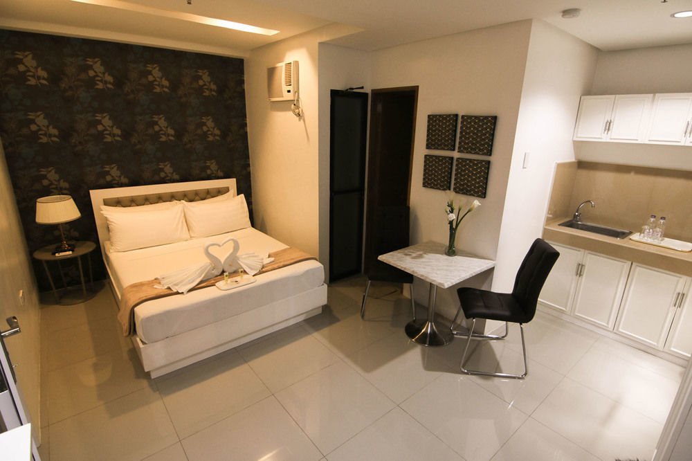 Baymont Suites & Residences Paranaque City Εξωτερικό φωτογραφία